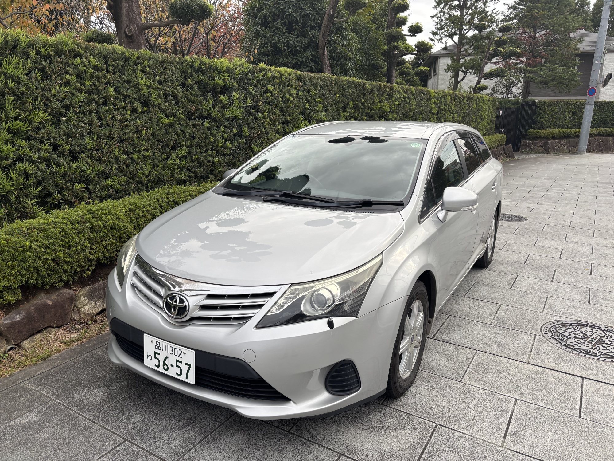 アベンシス 5人乗り